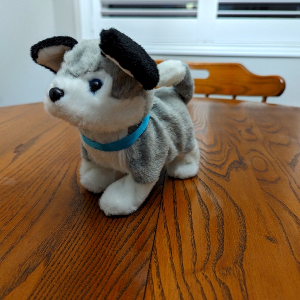 Addo Pitter Patter Pets. Plush Moving and barking dog. See video. 6 Inches.